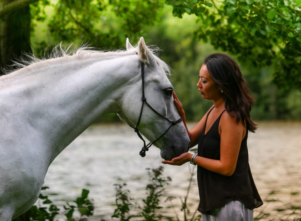 Ditte Young | Author | Animal communicator | Clairvoyant